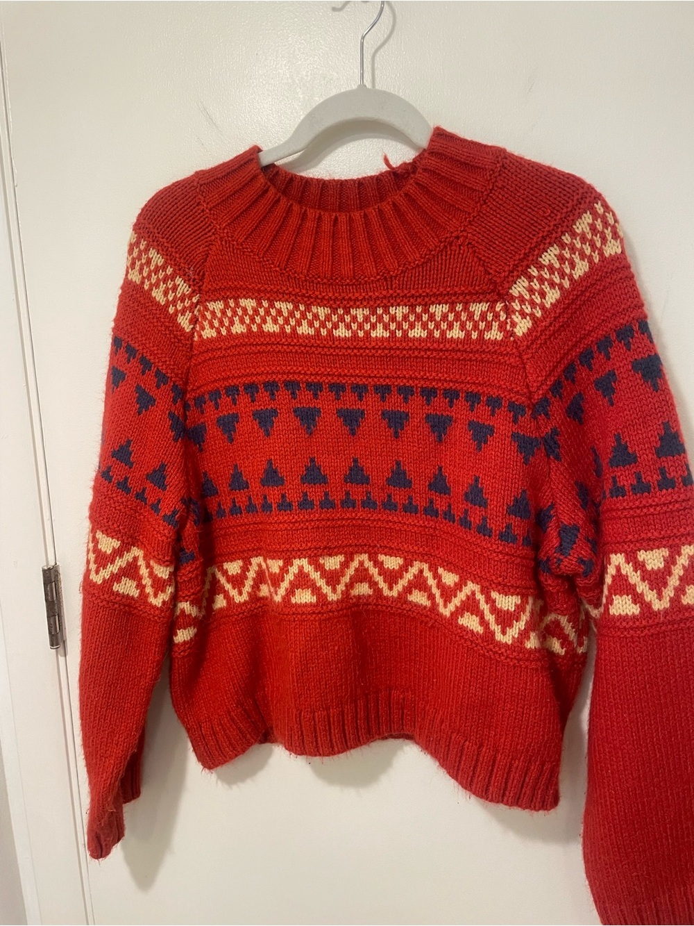 Universal Thread XL Red Geometric Print Cropped Long Sleeve Sweater top